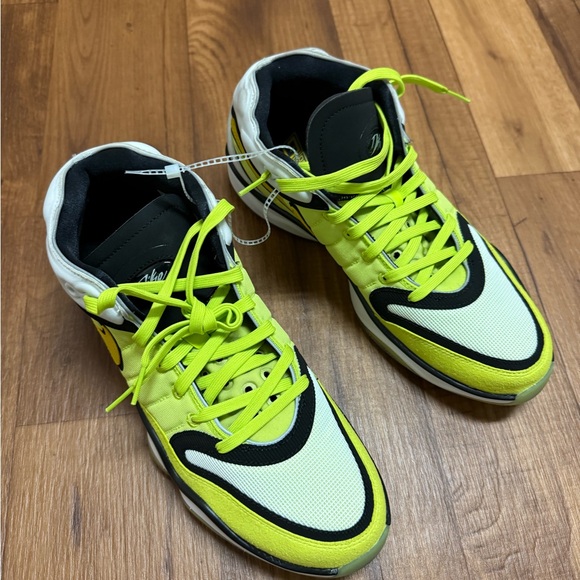 Nike Neon Yellow and Black Sneakers - Picture 1 of 5